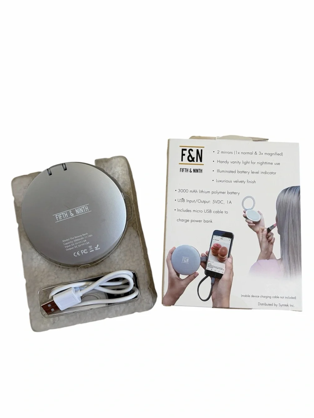 Fifth & Ninth New Beauty Bank Illuminated Compact Mirror Portable Charger NIB